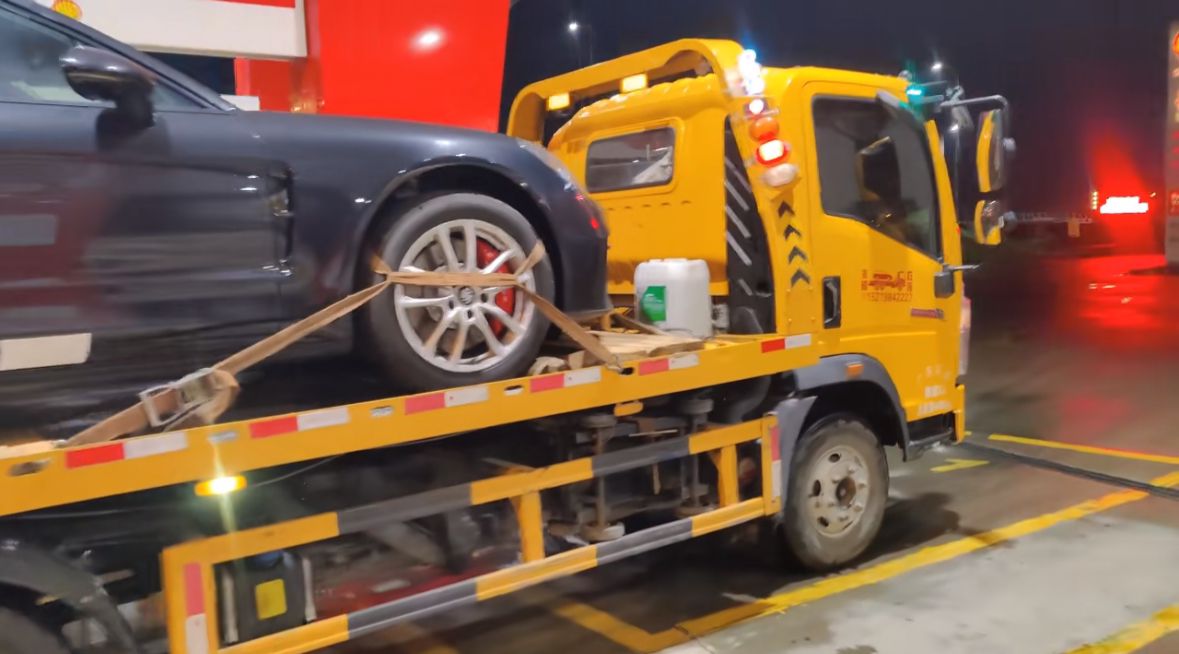 沙坪坝行车途中遇到突发状况该如何呼叫道路救援？